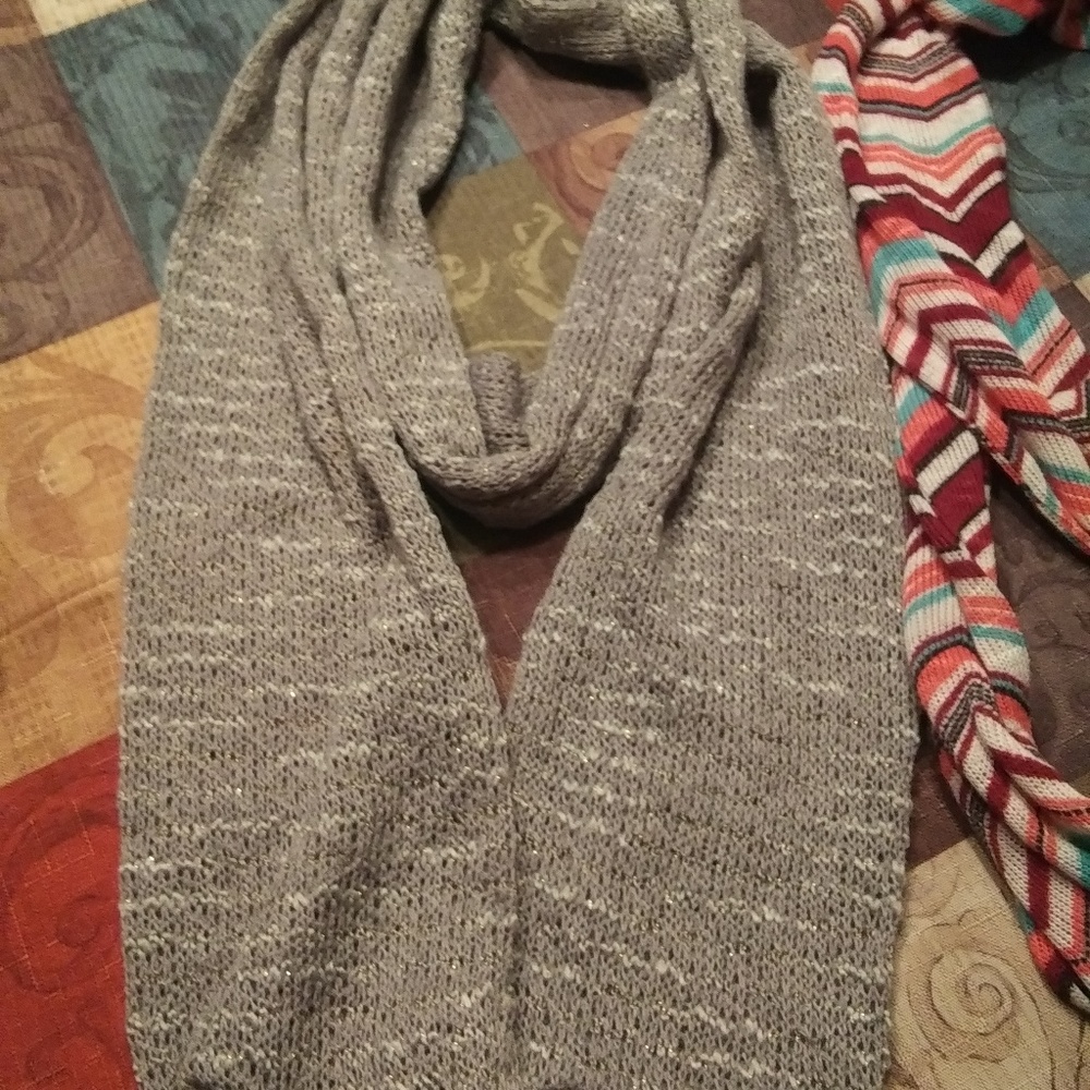 Scarves ! - Picture 4 of 4
